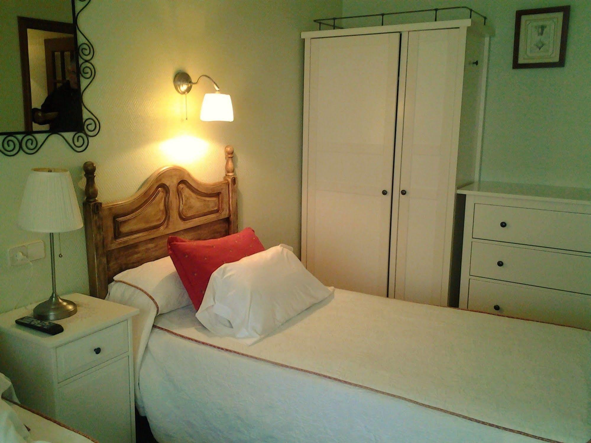 Hostal Martin - Sanabria Ribadelago Екстериор снимка